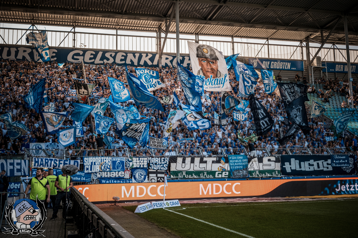 WEB_002_20250920_2BL_6_FCM_A_JA_019