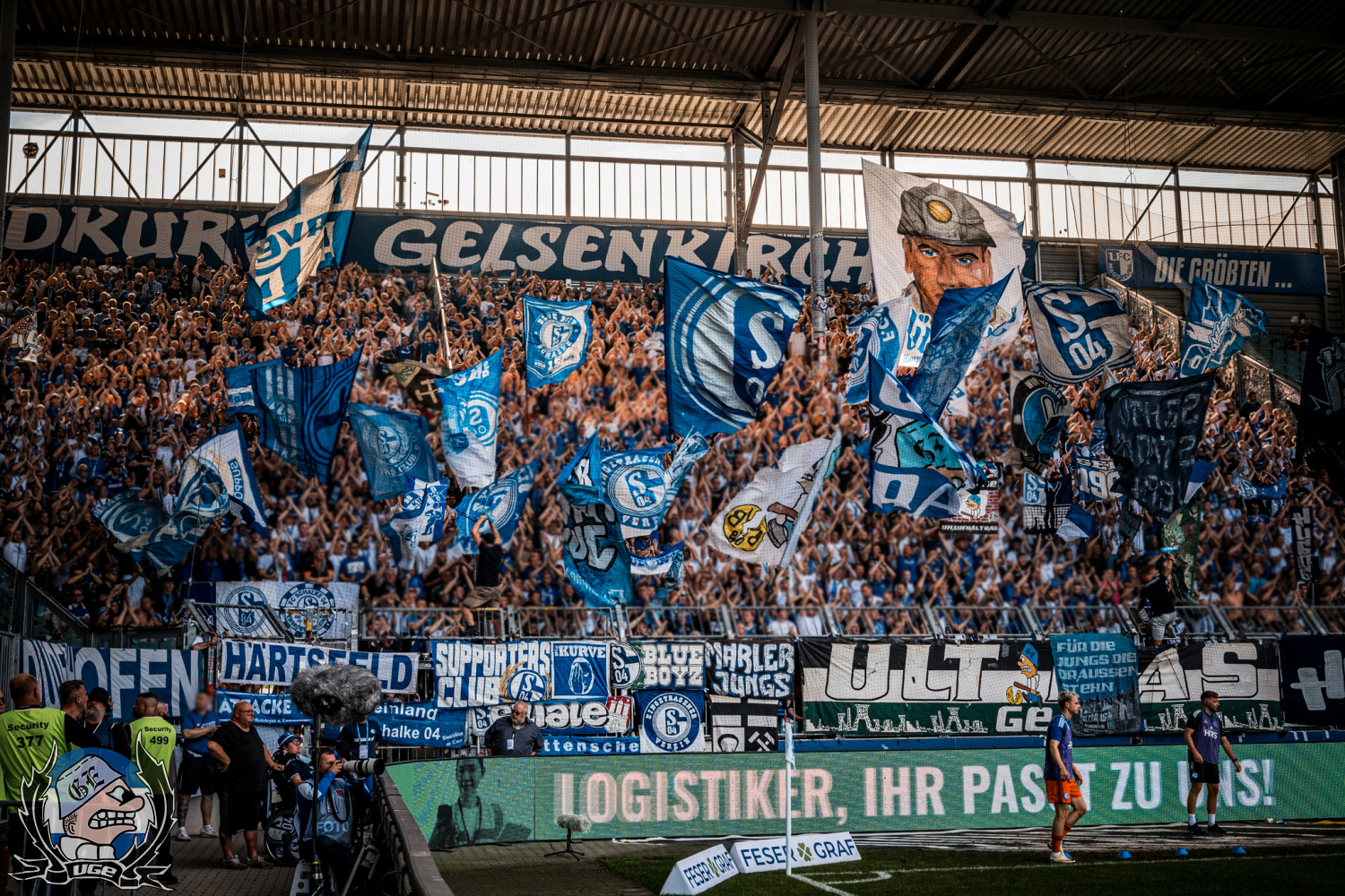 WEB_011_20250920_2BL_6_FCM_A_JA_049