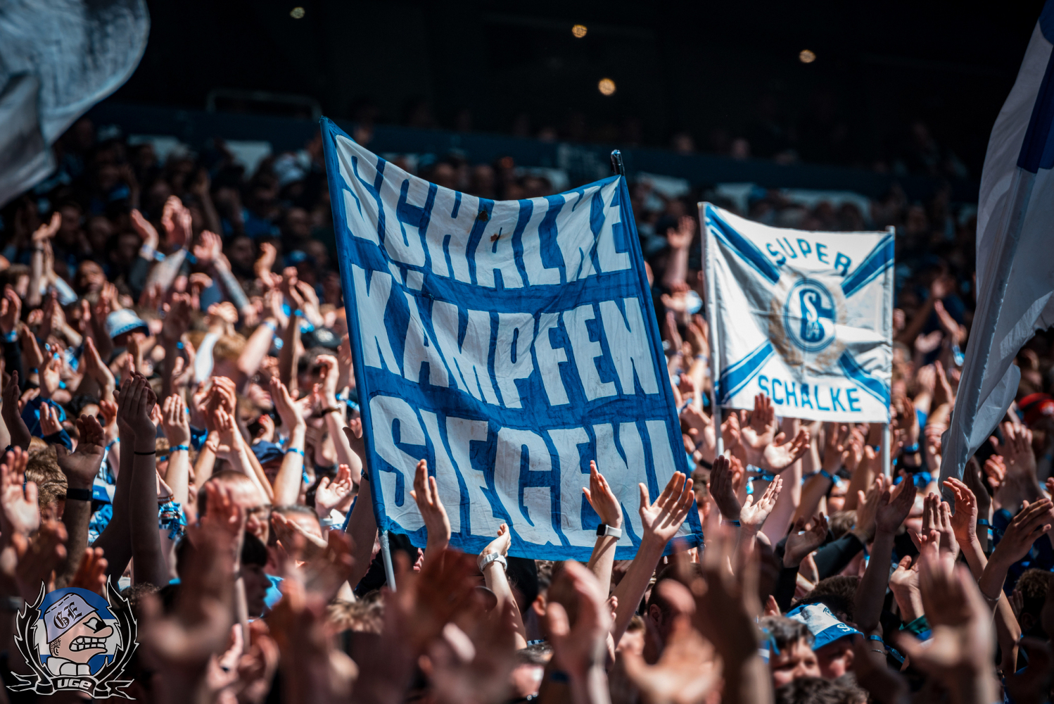 WEB_006_20260419_2BL_30_MUE_h_STB_3033